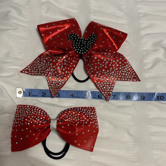 EUC Minnie & Mickey Mouse theme red and silver sequin bows- 2 pack - Picture 7 of 8